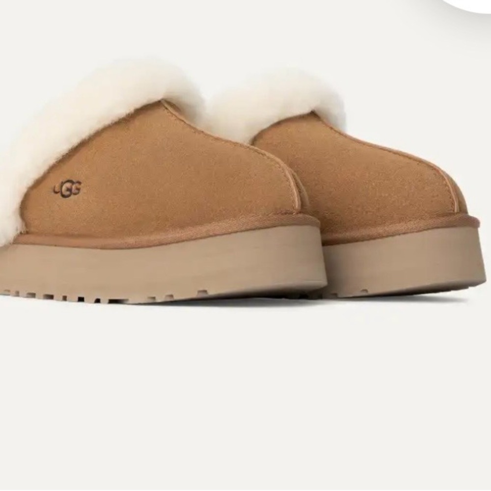UGG Women's chestnut slippers